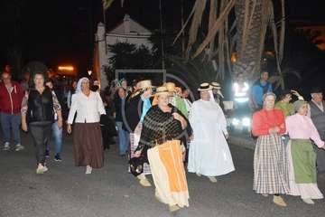Peregrinación desde San Juan hacia Jinámar. ofrenda, reparto del potaje y festival folclórico (Foto TA y TF)